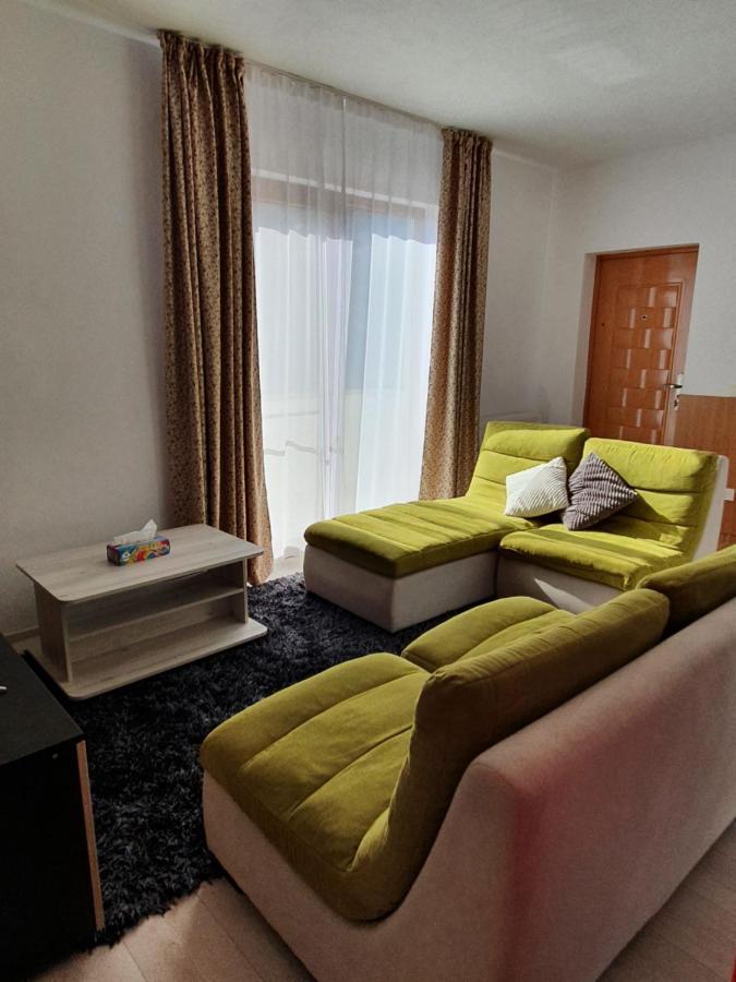 Апартаменты Apartament La Casa In Curte Comuna Кодля Экстерьер фото