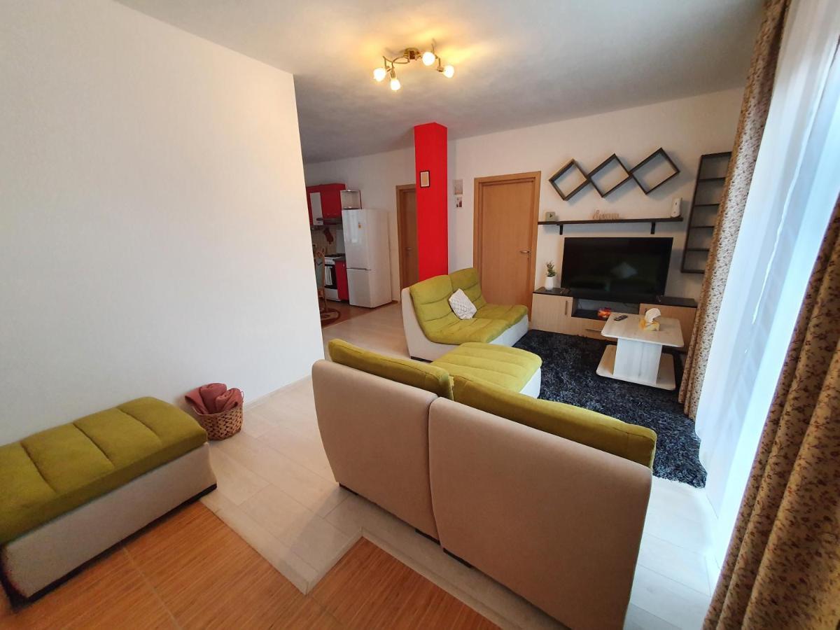 Апартаменты Apartament La Casa In Curte Comuna Кодля Экстерьер фото