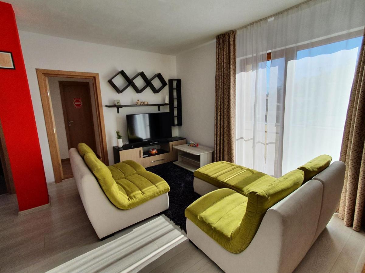 Апартаменты Apartament La Casa In Curte Comuna Кодля Экстерьер фото