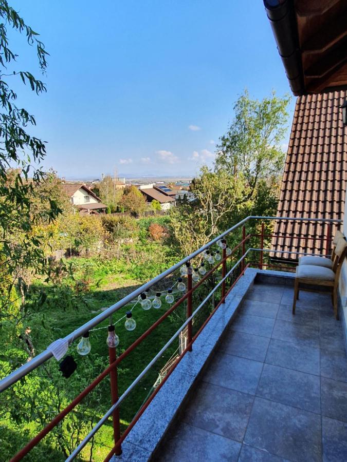 Апартаменты Apartament La Casa In Curte Comuna Кодля Экстерьер фото